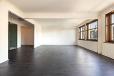 ANTWERPEN - Botanic: Luxuriously renovated flat with 2 bedrooms, 2 bathrooms, terrace and garage box. 

This exceptional flat is located on the 4th floor of a beautiful building.
The flat underwent a total renovation with high-quality materials.
One