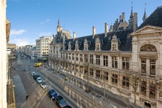 ANTWERPEN - Botanic: Luxuriously renovated flat with 2 bedrooms, 2 bathrooms, terrace and garage box. 

This exceptional flat is located on the 4th floor of a beautiful building.
The flat underwent a total renovation with high-quality materials.
One