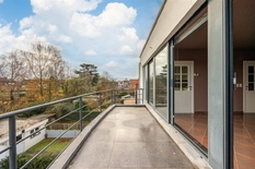 BORSBEEK - Sprinkhaanstraat: Ruim, instapklaar appartement met 2 slaapkamers, groot zonneterras en parking.

Aangenaam en modern appartement gelegen op de 2° verdieping van een klein gebouw (zonder lift) in een rustige straat, doch nabij alle  buurtwin