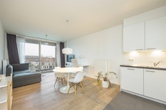 ANTWERPEN - Bij Park Spoor Noord: Instapklaar appartement  met 1 slaapkamer, ruim terras en parking. EPC label A.

Modern appartement (ca 51 m2) gelegen op de 4° verdieping van een goed onderhouden gebouw, nabij het bruisende Eilandje en Park Spoor Noo