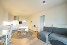 ANTWERPEN - Bij Park Spoor Noord: Instapklaar appartement  met 1 slaapkamer, ruim terras en parking. EPC label A.

Modern appartement (ca 51 m2) gelegen op de 4° verdieping van een goed onderhouden gebouw, nabij het bruisende Eilandje en Park Spoor Noo
