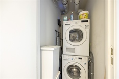 ANTWERPEN - Bij Park Spoor Noord: Instapklaar appartement  met 1 slaapkamer, ruim terras en parking. EPC label A.

Modern appartement (ca 51 m2) gelegen op de 4° verdieping van een goed onderhouden gebouw, nabij het bruisende Eilandje en Park Spoor Noo