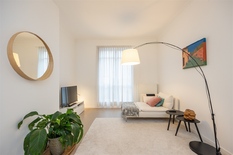 WILRIJK - Park Den Brandt: Instapklaar en luxueus, gemeubeld appartement op toplocatie!

BESCHRIJVING : 

Gerenoveerd appartement van ca 111 m², gelegen op de 1° verdieping van een charmant gebouw in cottage stijl in een groene omgeving, aan Park De