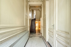ANTWERPEN - Hof Van Leysen: Mooie, te renoveren herenwoning in Eclectische stijl met stadstuin.

BESCHRIJVING :  
Achter de karaktervolle gevel schuilt een royale woning met tal van mogelijkheden en met behoud van veel authentieke elementen. 
Gelegen 