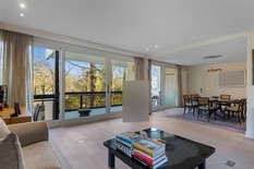WILRIJK-ANTWERPEN: Den Brandt/Nachtegalenpark: Superb, volledig gerenoveerd appartement op toplocatie (ca 240m² ) met 4 slaapkamers + terrassen en 2 garages.
 
Dit prachtig appartement is gelegen op de 2° verdieping van een stijlvolle en zeer gegeerde