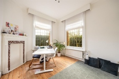 WILRIJK - Park Den Brandt: Authentieke, unieke tweewoonst in cottagestijl. Mogelijkheid tot woon-werkcombinatie op toplocatie.

BESCHRIJVING:

Unieke tweewoonst in cottagestijl. Beide woningen hebben een apart inkomportaal en kunnen onafhankelijk van 