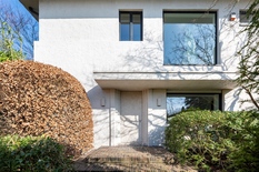 WILRIJK - Park Den Brandt: Prachtige luxevilla op 1.101m² met 5 slaapkamers en 3 badkamers op topligging.

Op enkele stappen van het park, ontdekken we deze unieke, moderne woning, ingericht met de meest hoogwaardige materialen.

BESCHRIJVING:

Gel