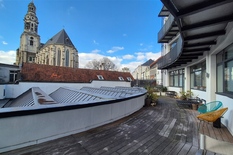 ANTWERPEN - Historisch Centrum: Modern loft-appartement met veel lichtinval en terras.

BESCHRIJVING:

Dit instapklaar appartement bevindt zich op de 2°verdieping van een goed onderhouden gebouw met lift.
Gelegen in het historisch centrum op wandela