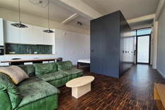 ANTWERPEN - Historisch Centrum: Modern loft-appartement met veel lichtinval en terras.

BESCHRIJVING:

Dit instapklaar appartement bevindt zich op de 2°verdieping van een goed onderhouden gebouw met lift.
Gelegen in het historisch centrum op wandela