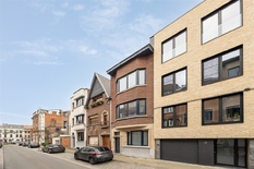 ANTWERPEN - 't Zuid: - Ruime woning met renovatiepotentieel en wonen/werken op toplocatie op enkele stappen van het KMSKA

BESCHRIJVING:

Bent u op zoek naar een renovatieproject op toplocatie met de mogelijkheid om tevens uw professionele activiteit 