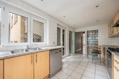 ANTWERPEN - 't Zuid: - Ruime woning met renovatiepotentieel en wonen/werken op toplocatie op enkele stappen van het KMSKA

BESCHRIJVING:

Bent u op zoek naar een renovatieproject op toplocatie met de mogelijkheid om tevens uw professionele activiteit 