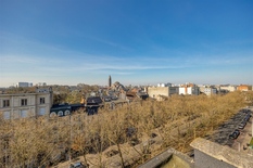 ANTWERPEN - Jan Van Rijswijcklaan: BOHO-style penthouse met superb, groot zonneterras met een panorama over heel Antwerpen +  P.

BESCHRIJVING:

Men betreedt deze sfeervolle penthouse via de 7° verdieping die baadt in het licht. 
Met maar liefst 3 t