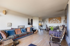 ANTWERPEN - Jan Van Rijswijcklaan: BOHO-style penthouse met superb, groot zonneterras met een panorama over heel Antwerpen +  P.

BESCHRIJVING:

Men betreedt deze sfeervolle penthouse via de 7° verdieping die baadt in het licht. 
Met maar liefst 3 t