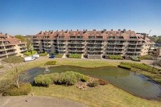 WILRIJK - Residentie Nachtegalenhof: Duplex-penthouse met 2 terrassen, prachtig zicht en P.

Ruim duplex-appartement gelegen in de gegeerde residentie Nachtegalenhof nabij Park Den Brandt. Zeer rustige ligging met mooi uitzicht op domein en vijver.
Uit