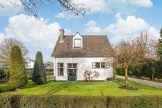 BERCHEM - Pulhof: Projectvilla op een perceel van 762m² in gegeerde villawijk 

Indien u op zoek bent naar een bouwgrond voor de bouw van een nieuwbouw villa, dan is dit een ideale opportuniteit. 
In de Antwerpse zuidrand, waar bouwgronden schaars zij