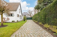BERCHEM - Pulhof: Projectvilla op een perceel van 762m² in gegeerde villawijk 

Indien u op zoek bent naar een bouwgrond voor de bouw van een nieuwbouw villa, dan is dit een ideale opportuniteit. 
In de Antwerpse zuidrand, waar bouwgronden schaars zij
