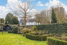 BERCHEM - Pulhof: Projectvilla op een perceel van 762m² in gegeerde villawijk 

Indien u op zoek bent naar een bouwgrond voor de bouw van een nieuwbouw villa, dan is dit een ideale opportuniteit. 
In de Antwerpse zuidrand, waar bouwgronden schaars zij