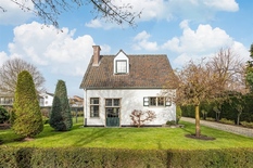 BERCHEM - Pulhof: Projectvilla op een perceel van 762m² in gegeerde villawijk 

Indien u op zoek bent naar een bouwgrond voor de bouw van een nieuwbouw villa, dan is dit een ideale opportuniteit. 
In de Antwerpse zuidrand, waar bouwgronden schaars zij