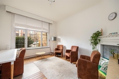 WILRIJK - Park Den Brandt: Authentieke, unieke tweewoonst in cottagestijl. Mogelijkheid tot woon-werkcombinatie op toplocatie.

BESCHRIJVING:

Unieke tweewoonst in cottagestijl. Beide woningen hebben een apart inkomportaal en kunnen onafhankelijk van 