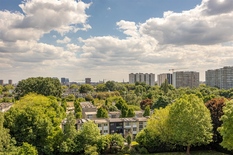ANTWERPEN - Linkeroever: Zeer groot appartement (ca 195m²) met 4 slaapkamers en 3 badkamers. Weids uitzicht over het Sint-Annabos en de skyline van Antwerpen. EPC-label B.

Het appartement is gelegen op de 8° verdieping van residentie 'Ter Schelde', o