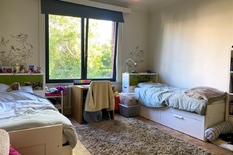 BERCHEM - Ringlaan 23 - Mooi en instapklaar appartement (ca 118 m2) op topligging met 2 slaapkamers en terras zowel voor- als achteraan.

BESCHRIJVING :

Aangenaam appartement met twee terrassen gelegen op de 1° verdieping van een verzorgd en rustig 