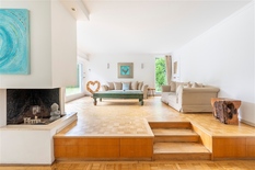 WILRIJK - Oosterveld: Ruime villa (ca 352m²) met 4 slaapkamers, 3 badkamers, zwembad en zuidgerichte tuin. EPC-label C.

Deze ruime villa met zwembad op een terrein van 2.021m² is gelegen in een doodlopende straat. 
Bij zonnig weer is het heerlijk ge