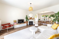 WILRIJK - Parc Den Brandt : Belle maison rénovée, prête à être emménagée, avec garage et beau jardin. Score PEB C.

Ce bijou se trouve dans un emplacement de choix, à distance de marche des parcs Den Brandt et Nachtegaelenpark.
Proche de toutes