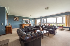 ANTWERP - Mechelsesteenweg: Very spacious rooftop flat with magnificent panoramic views, 4 bedrooms, 3 bathrooms and car parking space

Enjoy the best that Antwerp city life has to offer with easy access to the main roads. 
In this magnificent building