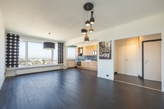 WILRIJK/ANTWERPEN - Park Den Brandt: Modern, instapklaar hoekappartement met 2 slaapkamers met panoramische zichten.

BESCHRIJVING:

Dit hoekappartement, met oorspronkelijk 3 slaapkamers, is gelegen op de 16° verdieping met een prachtig vergezicht ov