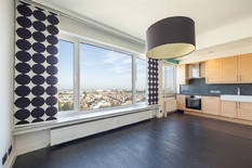 WILRIJK/ANTWERPEN - Park Den Brandt: Modern, instapklaar hoekappartement met 2 slaapkamers met panoramische zichten.

BESCHRIJVING:

Dit hoekappartement, met oorspronkelijk 3 slaapkamers, is gelegen op de 16° verdieping met een prachtig vergezicht ov