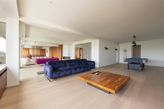 ANTWERPEN - Stadspark: Uitzonderlijk luxeappartement van ca 375m² met 6 slaapkamers, 5 badkamers, terras en 2 autostaanplaatsen.
 
BESCHRIJVING:
 
Dit subliem appartement is gelegen op de 8° verdieping van een verzorgd gebouw en geniet van prachtige