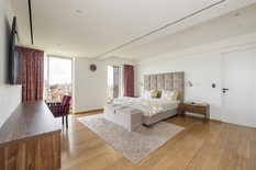 ANTWERPEN - Stadspark: Uitzonderlijk luxeappartement van ca 375m² met 6 slaapkamers, 5 badkamers, terras en 2 autostaanplaatsen.
 
BESCHRIJVING:
 
Dit subliem appartement is gelegen op de 8° verdieping van een verzorgd gebouw en geniet van prachtige