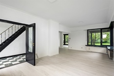 WILRIJK - Frontière Edegem/Kontich : Villa de 4 chambres sur un terrain de 11.662 m², avec grand entrepôt de 540 m² et garage 

DESCRIPTION :

Cette propriété est située à la frontière de Wilrijk, Edegem et Kontich, à deux pas de l'A12 et de