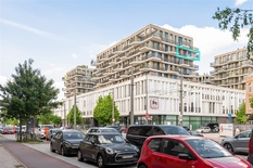 ANTWERPEN - Eilandje:  Prachtig, volledig gemeubeld appartement van ca 137m² met 3 slaapkamers, op topligging.

BESCHRIJVING:

Dit gemeubeld appartement is gelegen op de 7° verdieping van een nieuwbouw.
Inkomhal met vestiaire en toilet.
Grote, ope