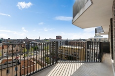 ANTWERPEN - Eilandje:  Prachtig, volledig gemeubeld appartement van ca 137m² met 3 slaapkamers, op topligging.

BESCHRIJVING:

Dit gemeubeld appartement is gelegen op de 7° verdieping van een nieuwbouw.
Inkomhal met vestiaire en toilet.
Grote, ope