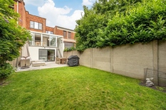 BERCHEM - Fruithof: Spacious house with 5 bedrooms and south-west facing garden.