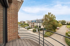 WILRIJK - Laarstraat: Mooi appartement met 2 slaapkamers, 2 terrassen en garagebox.