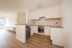 WILRIJK - Laarstraat: Mooi appartement met 2 slaapkamers, 2 terrassen en garagebox.