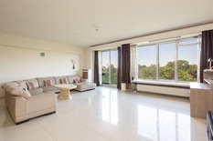 ANTWERP - Stadspark: Pleasant and bright flat with 2 bedrooms, beautiful views over the park and indoor car parking space. EPC label C.
