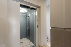 WILRIJK - Elsdonk: Volledig gerenoveerde luxe villa met 6 slaapkamer en prachtige aangelegde tuin op 2.531m². 