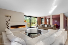 WILRIJK - Elsdonk: Volledig gerenoveerde luxe villa met 6 slaapkamer en prachtige aangelegde tuin op 2.531m². 