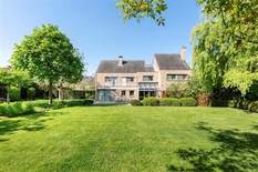 WILRIJK: Luxurious villa on 1,754m² with 6 bedrooms, 3 bathrooms, practice and double garage. EPC label B.