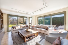 WILRIJK: Luxurious villa on 1,754m² with 6 bedrooms, 3 bathrooms, practice and double garage. EPC label B.