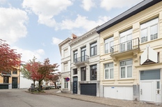 BERCHEM - Oud-Berchem : Instapklare woning met 3 slaapkamers, gezellige stadstuin en garage nabij het Albertpark