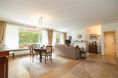 BERCHEM - Fruithoflaan: Pleasant flat with 2 bedrooms, 2 terraces and garage box