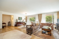BERCHEM - Fruithoflaan: Pleasant flat with 2 bedrooms, 2 terraces and garage box
