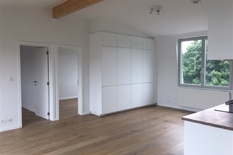 WILRIJK - Bij Park Den Brandt: Volledig gerenoveerd appartement met 2 slaapkamers en zuid-gericht terras.