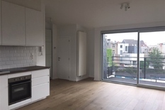 WILRIJK - Bij Park Den Brandt: Volledig gerenoveerd appartement met 2 slaapkamers en zuid-gericht terras.
