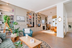 SAINT-GILLES  – Rue de la Croix de Pierre: Beautiful rear house with 3 bedrooms, 2 bathrooms and city garden.