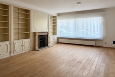 WILRIJK  - Dennenlaan: Very residential location, ready-to-move-in ground floor flat with 3 bedrooms, garden and garage box.